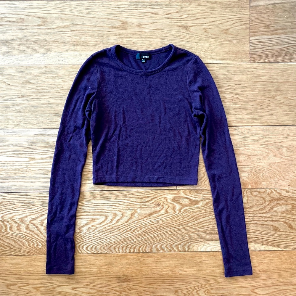 Aritzia Wilfred Free crop top